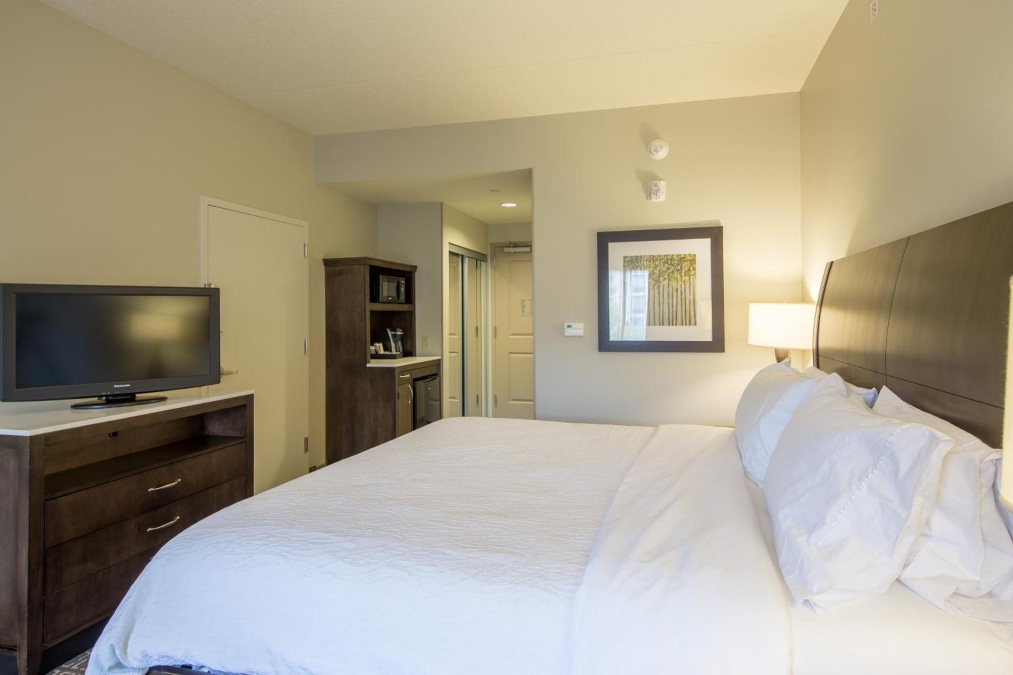 Hilton Garden Inn Raleigh Кари Екстериор снимка