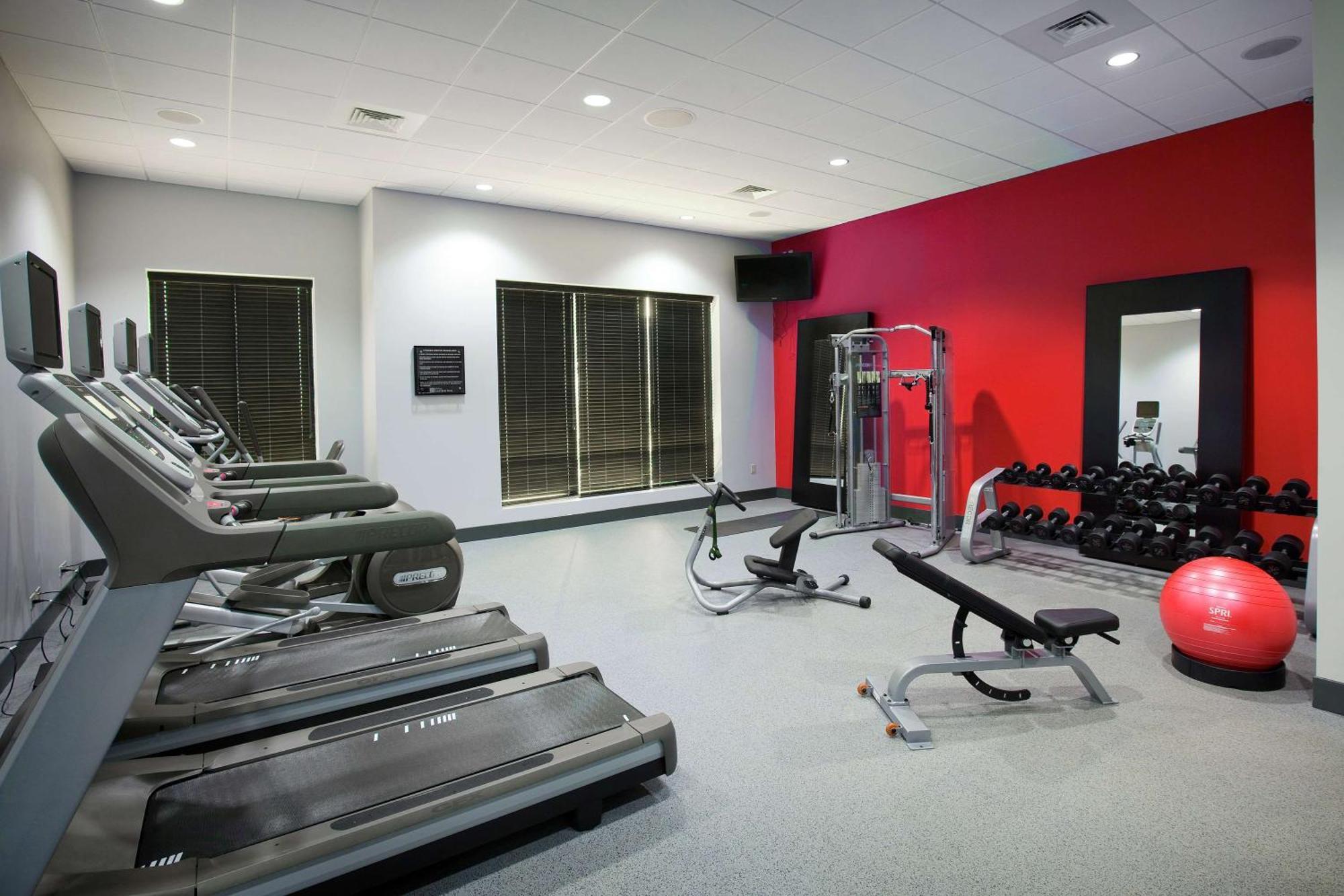 Hilton Garden Inn Raleigh Кари Екстериор снимка
