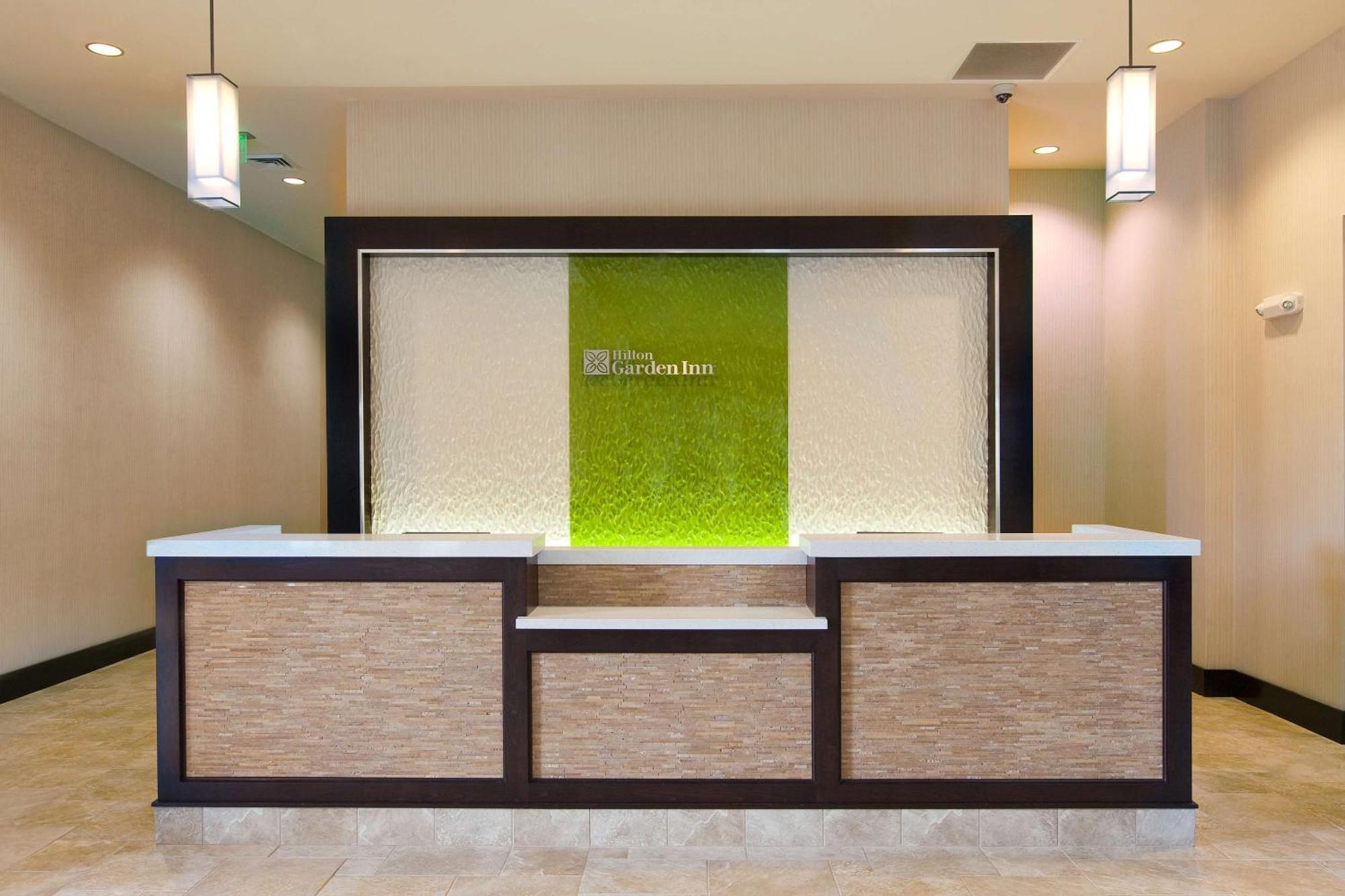 Hilton Garden Inn Raleigh Кари Екстериор снимка