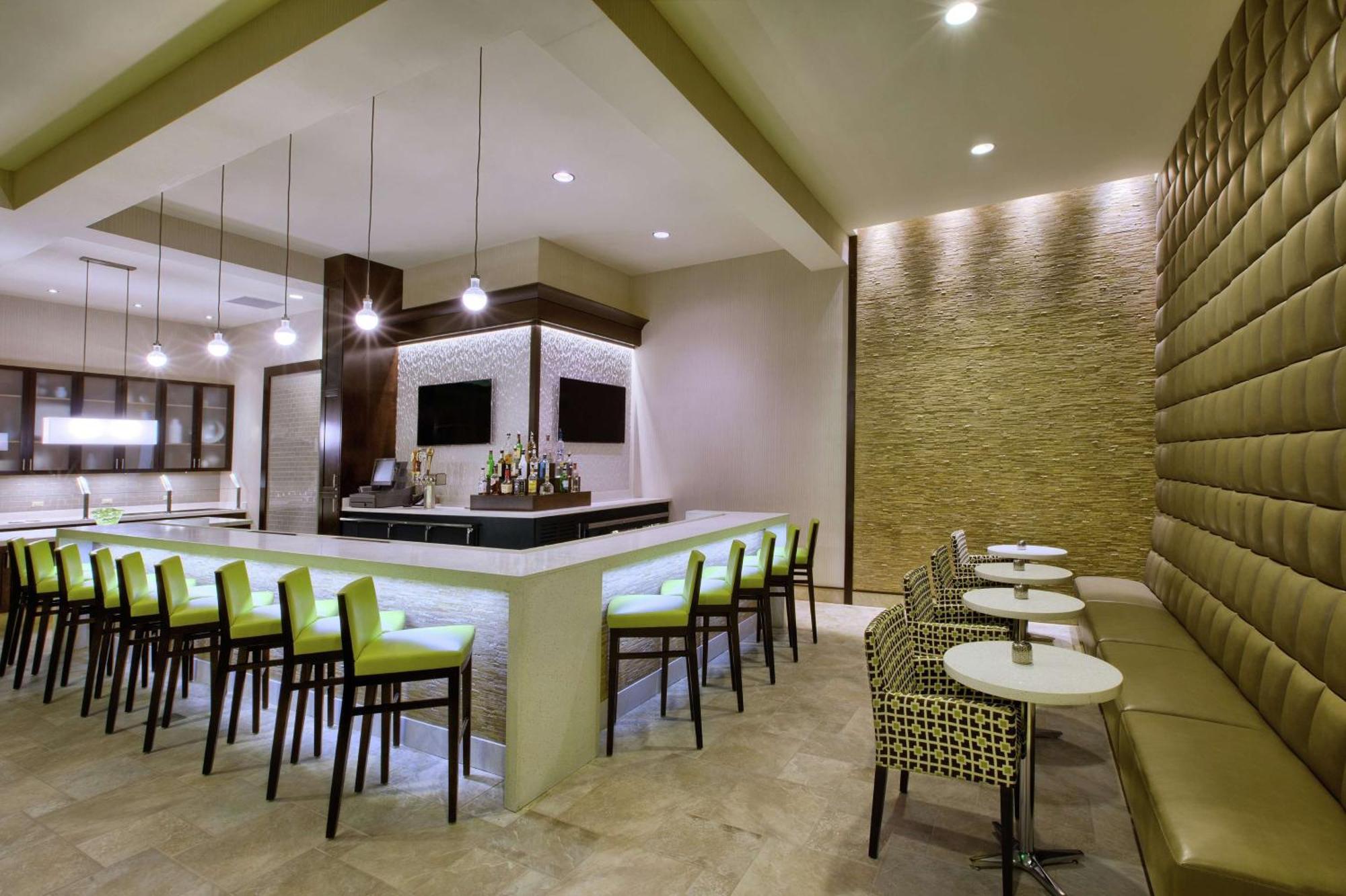 Hilton Garden Inn Raleigh Кари Екстериор снимка