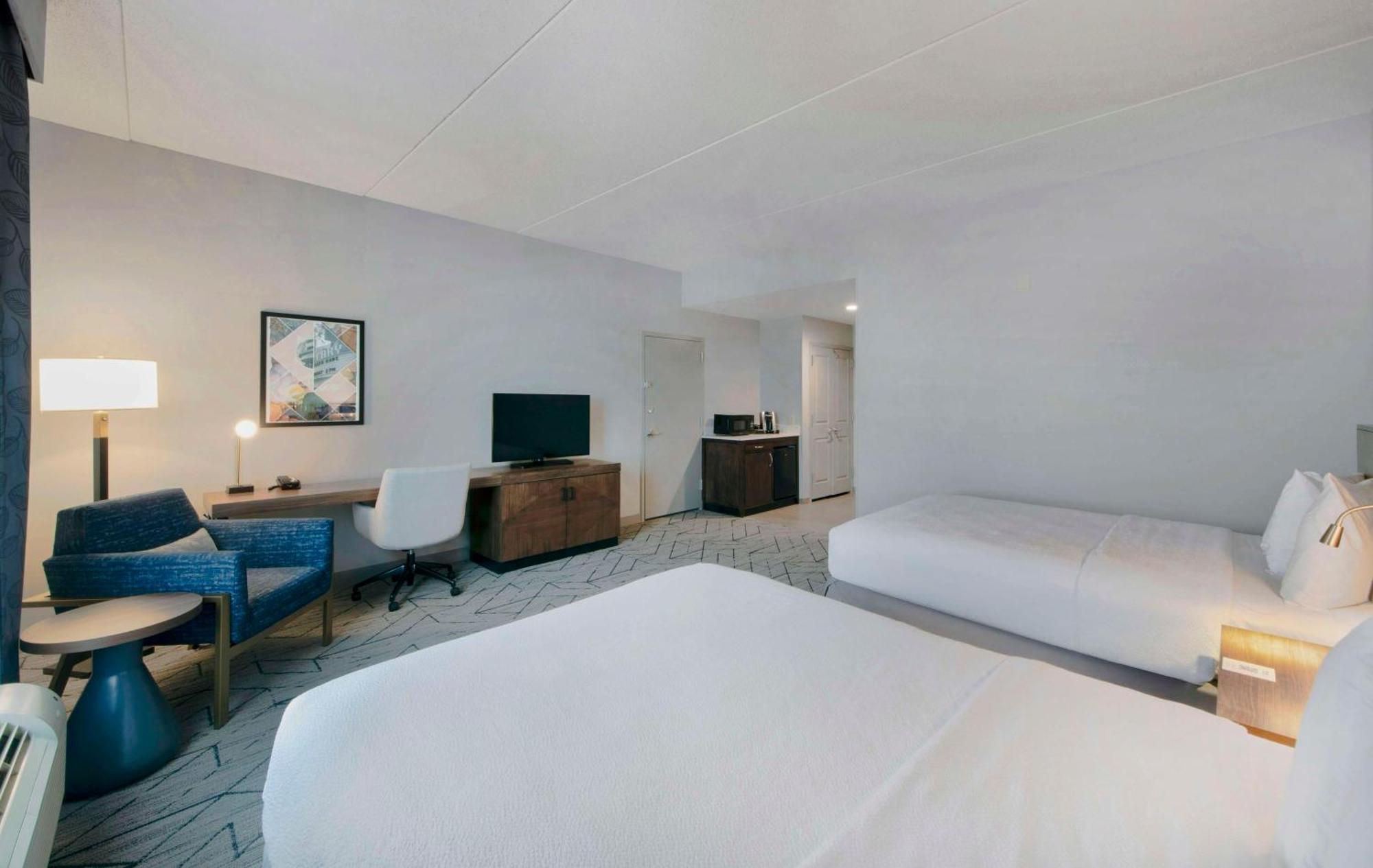Hilton Garden Inn Raleigh Кари Екстериор снимка