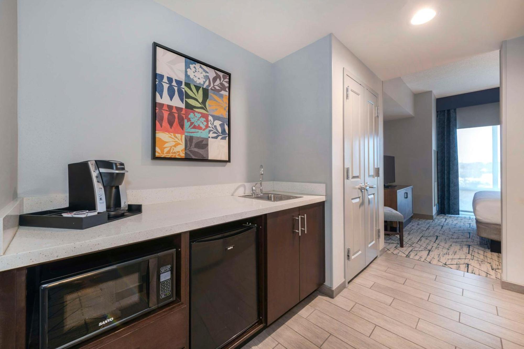 Hilton Garden Inn Raleigh Кари Екстериор снимка