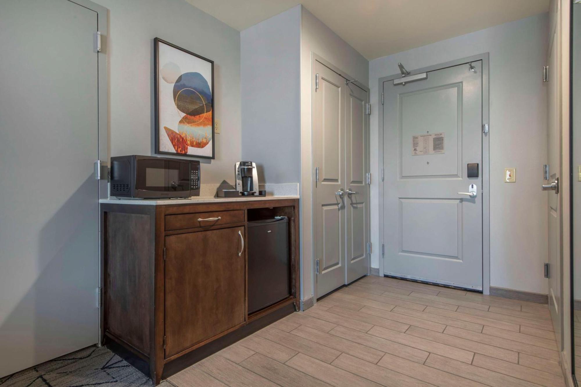 Hilton Garden Inn Raleigh Кари Екстериор снимка