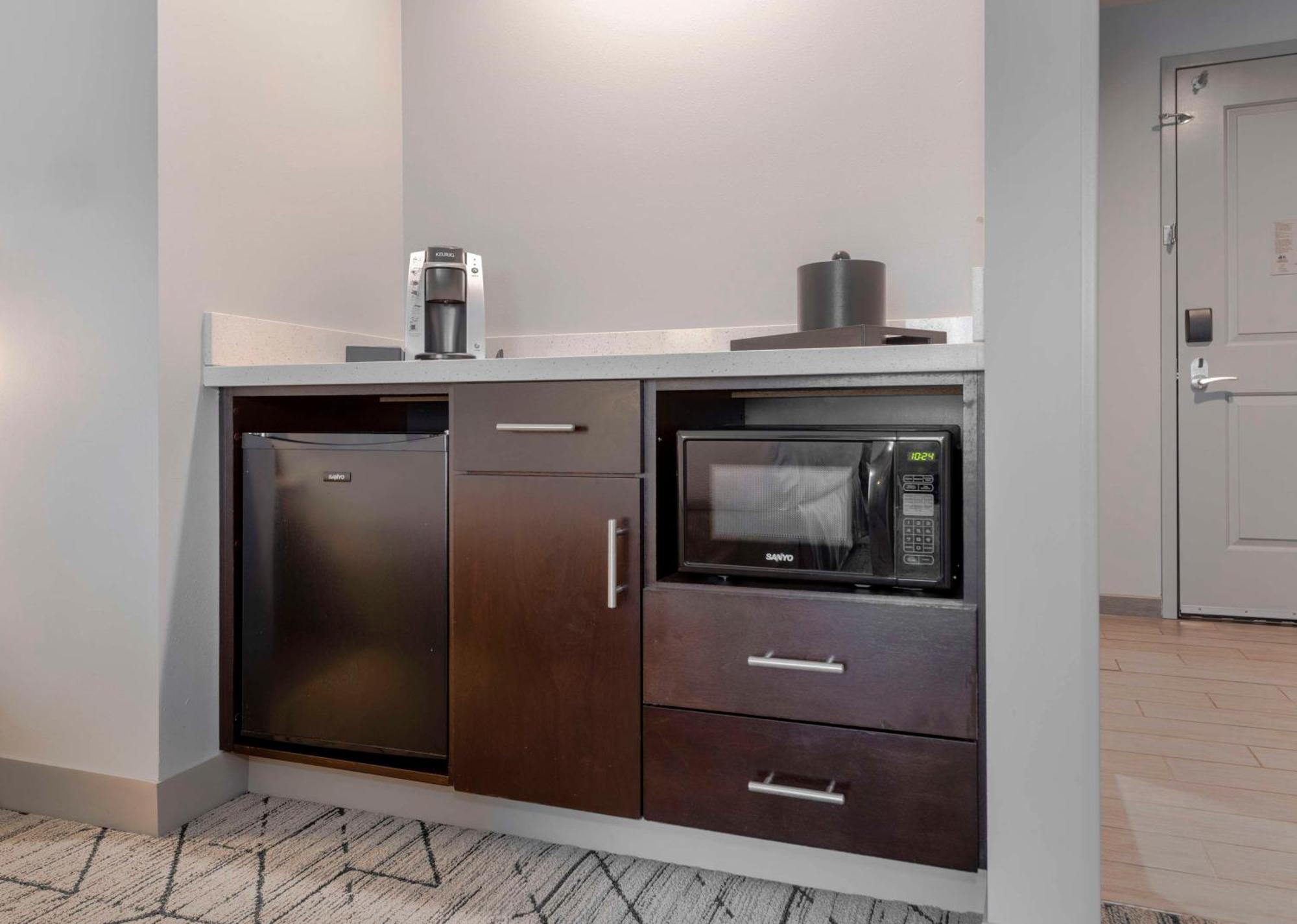 Hilton Garden Inn Raleigh Кари Екстериор снимка