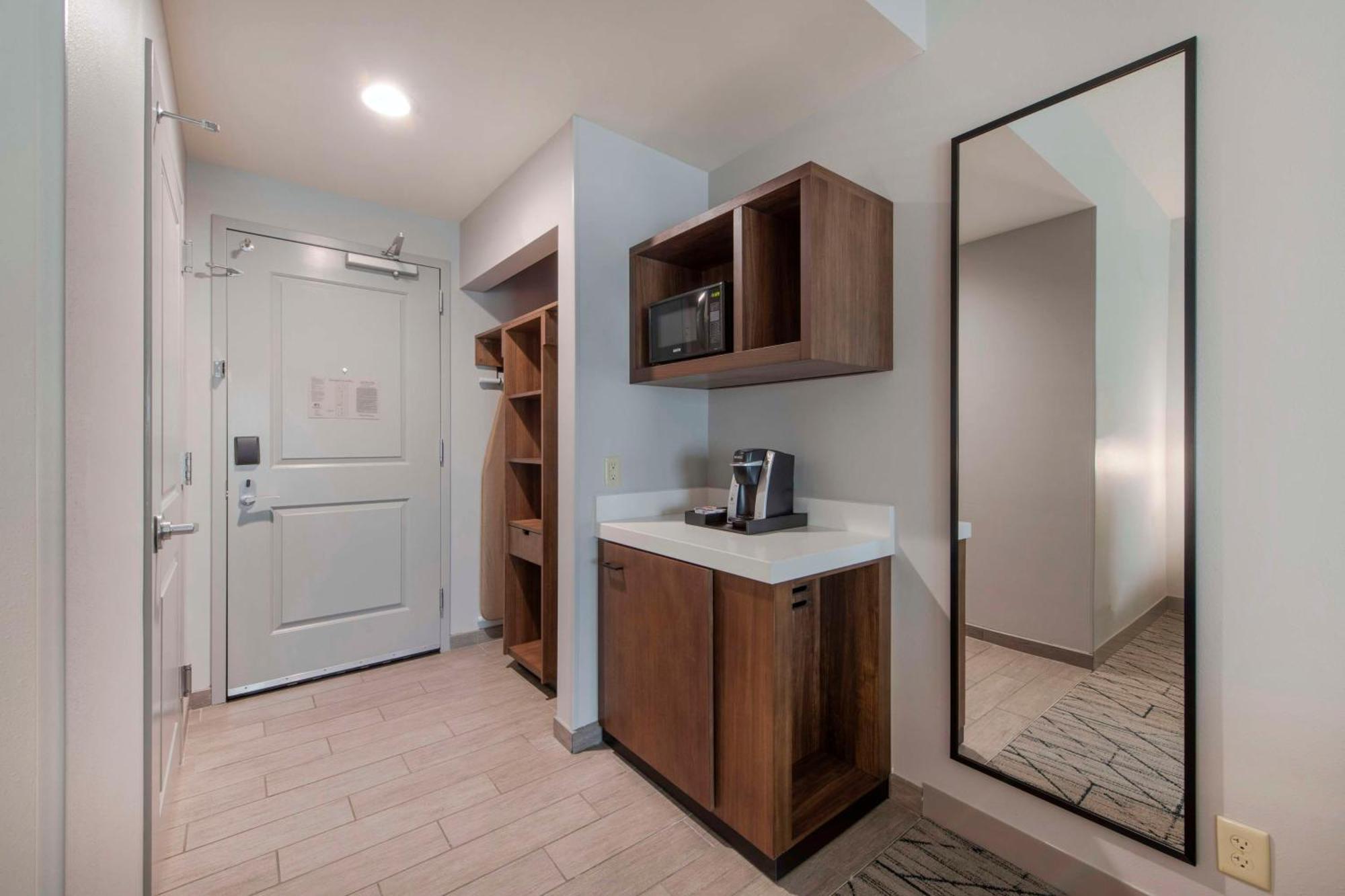 Hilton Garden Inn Raleigh Кари Екстериор снимка