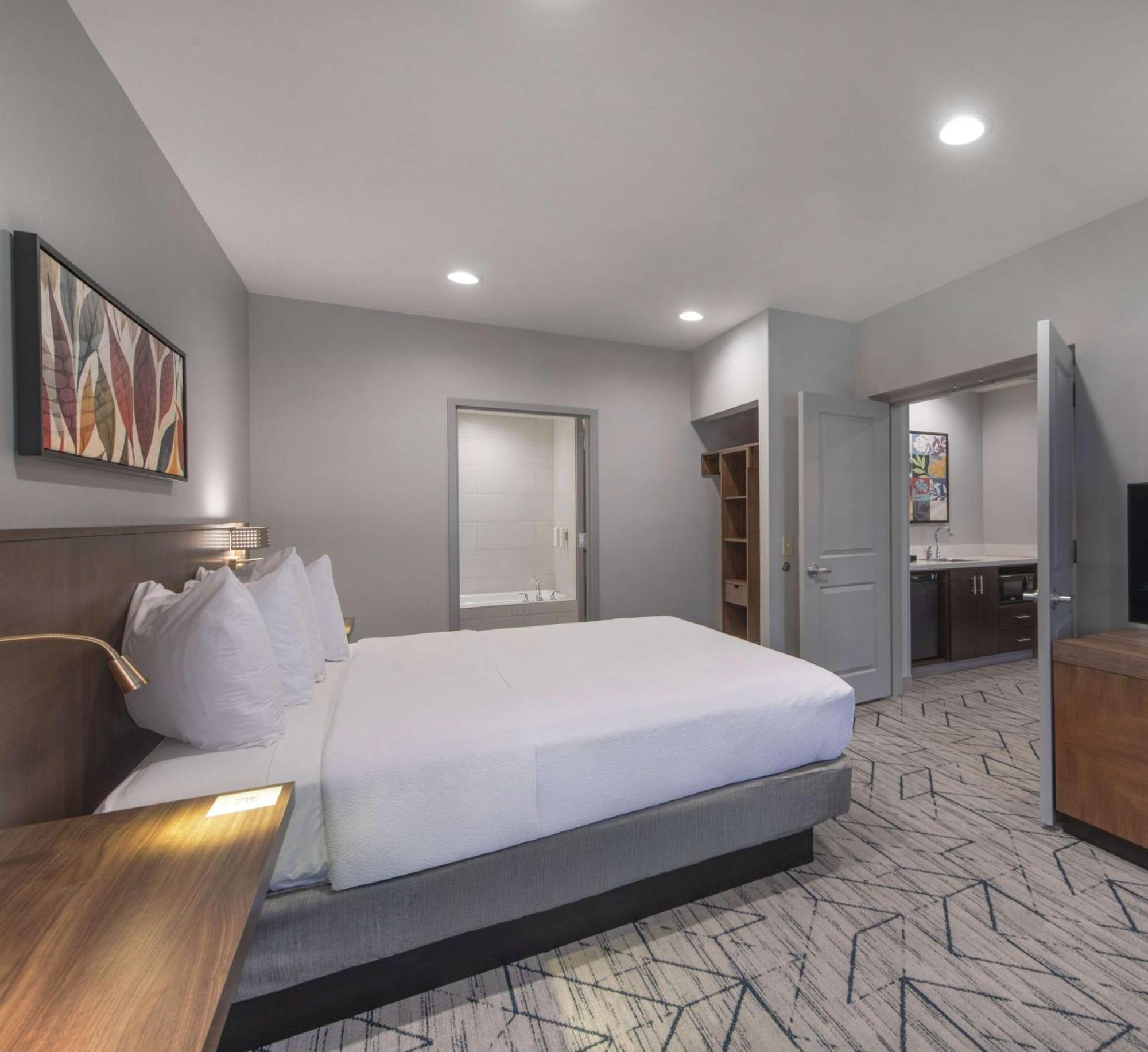 Hilton Garden Inn Raleigh Кари Екстериор снимка