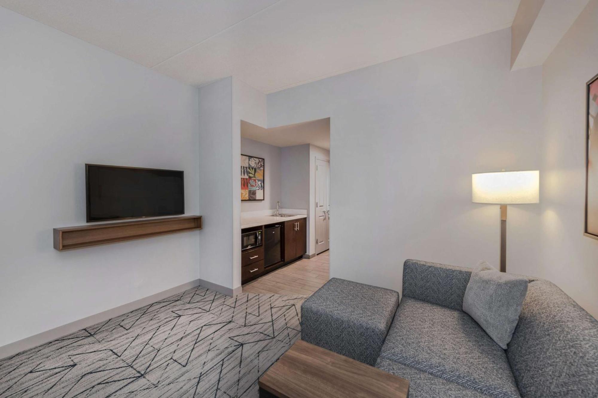 Hilton Garden Inn Raleigh Кари Екстериор снимка