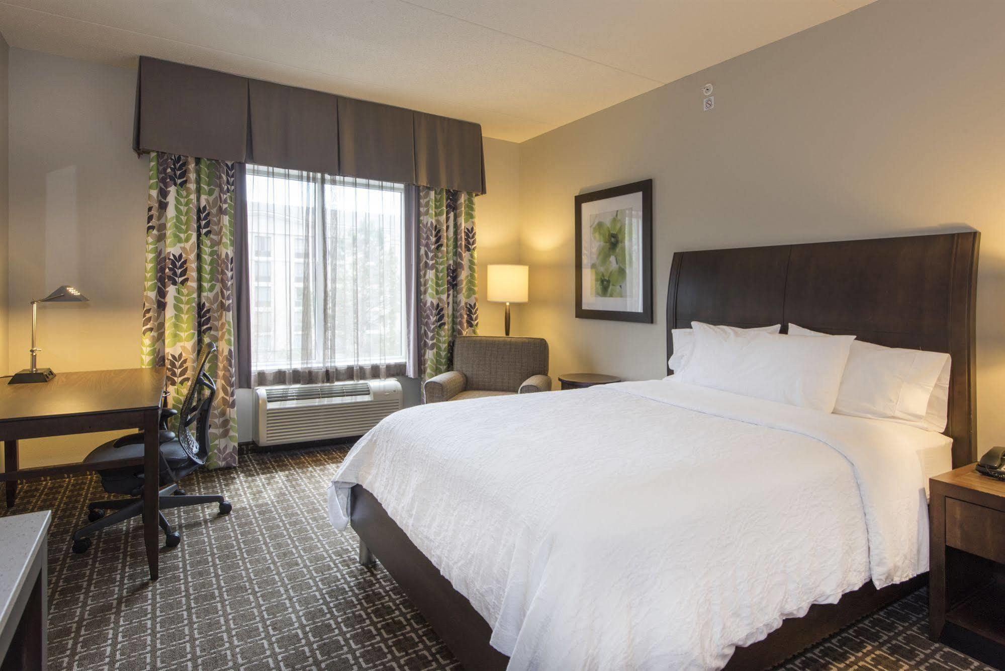 Hilton Garden Inn Raleigh Кари Екстериор снимка